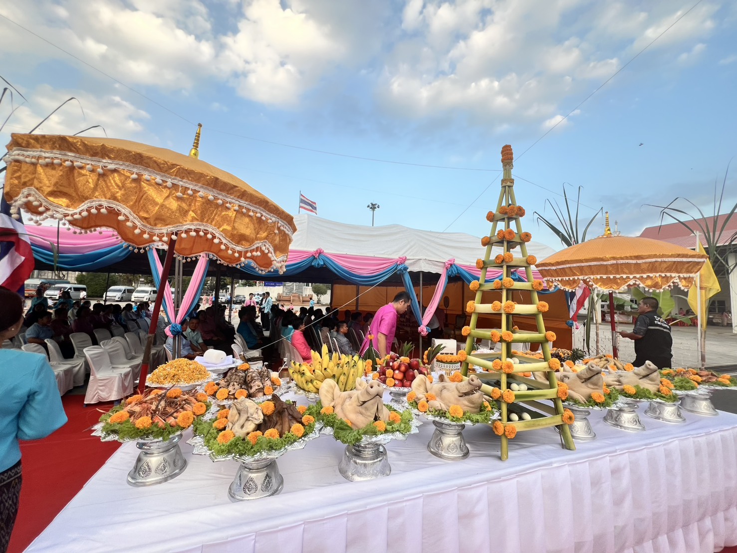 title - ส.ป.ก.ยโสธร ร่วมพิธีทำบุญตักบาตร พิธีบวงสรวงพระบรมราชานุสาวรีย์รัชกาลที่ 5 พิธีวางขันหมากเบ็งและพิธีบวงสรวงพระสุนทรราชวงศา (สิงห์) เพื่อความเป็นสิริมงคลเนื่องในโอกาสวันสถาปนาจังหวัดยโสธร และการจัดงานกาชาด ประจำปี พ.ศ.2569
